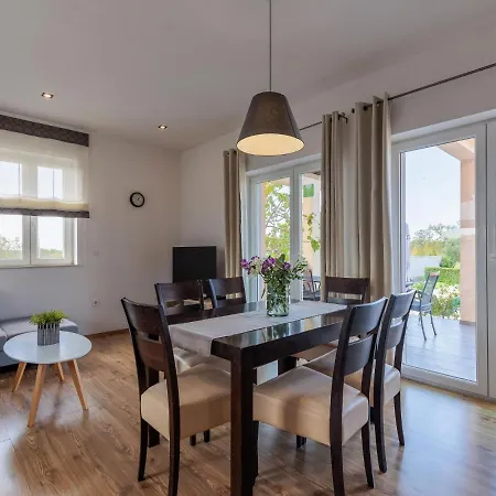 Josipa By Interhome Vikendica Policnik