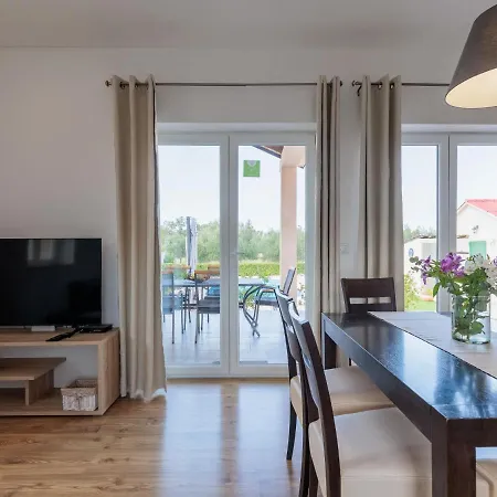 Semesterbostad Josipa By Interhome Policnik